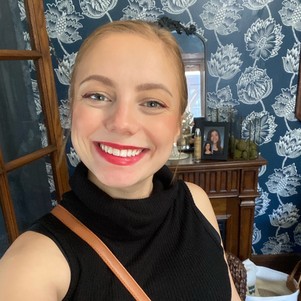 Meet your Posher, Ashley